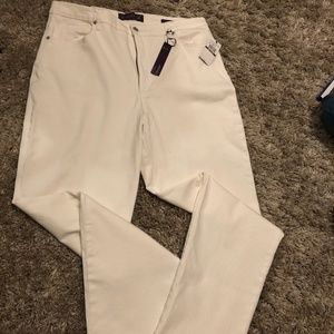 Gloria Vanderbilt white jeans